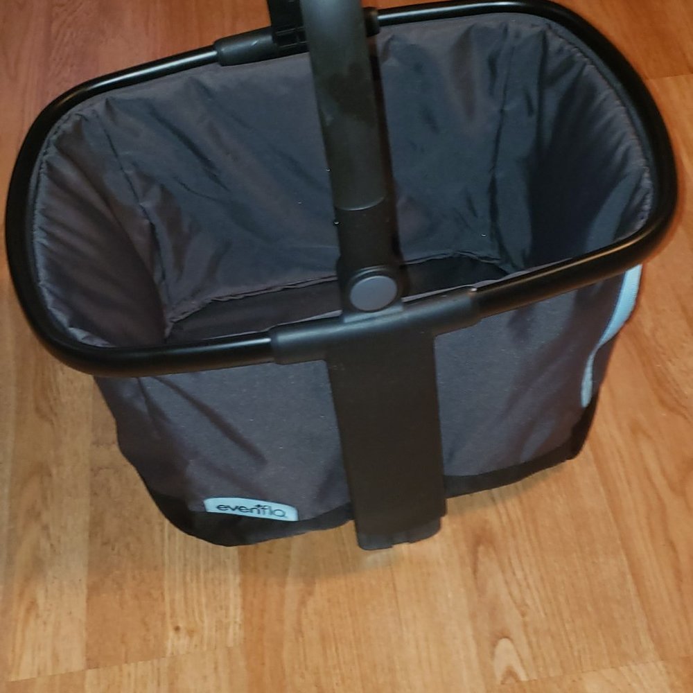 Evenflo Pivot Xpand Market Basket, Gray Sky